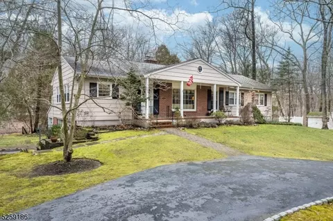 433 Pepperidge Tree Ln, Kinnelon, NJ 07405