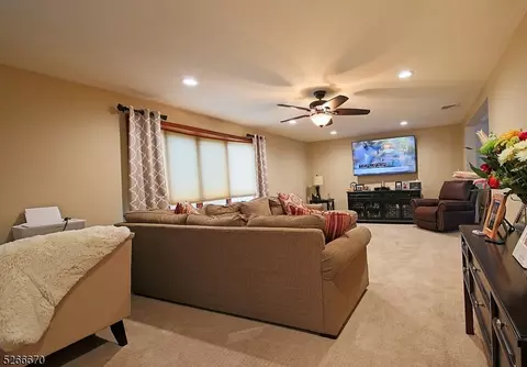 156 Vincent St, Wayne, NJ 07470 photo 4