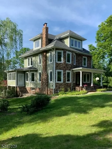 18 Two Bridges Rd, Montville Twp, NJ 07082