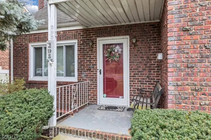 295 Green St, Woodbridge, NJ 07095 22 Photos Movoto