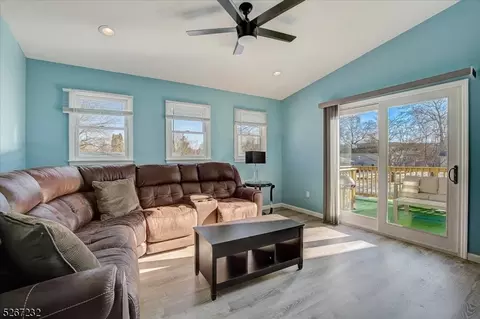 160 Lincoln Ave, Dover, NJ 07801