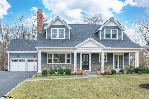 15 Shadow Ln, Berkeley Heights, NJ 07922