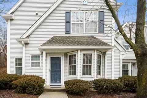 4402 Tudor Dr, Pompton Plains, NJ 07444