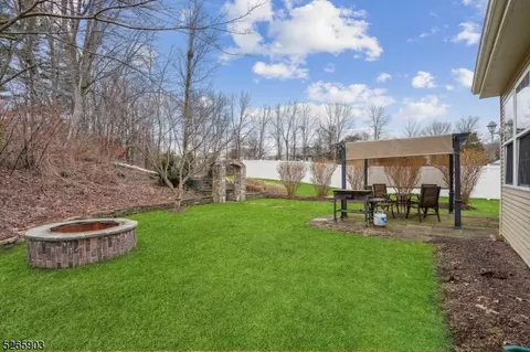 16 Saxton Dr, Hackettstown, NJ 07840 photo 15