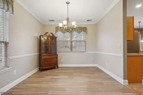 16 Saxton Dr, Hackettstown, NJ 07840 photo 3