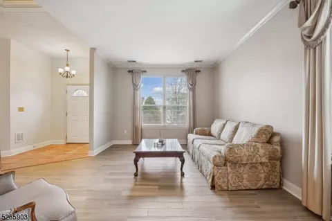 16 Saxton Dr, Hackettstown, NJ 07840 photo 2