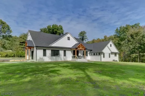 333 Sunset Rd, Pompton Plains, NJ 07444