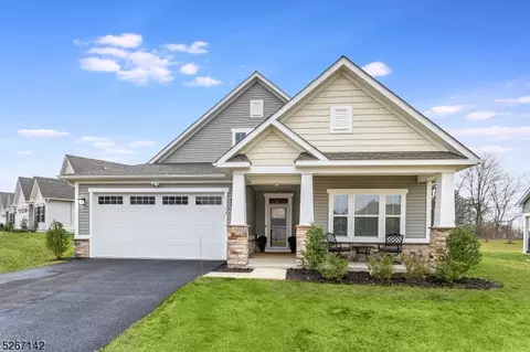 17 Redwood Run, Port Murray, NJ 07865