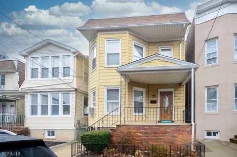 225 Devon St, Kearny, NJ 07032