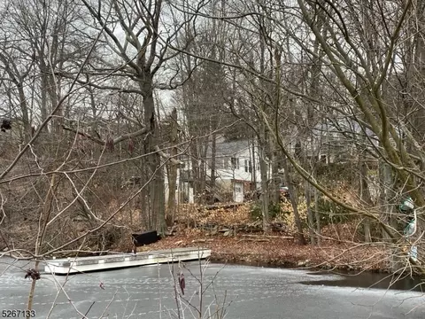 227 Point Breeze Dr, West Milford Twp, NJ 07421