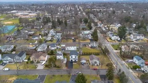 426 Locust Ave, Paramus, NJ 07652 photo 30