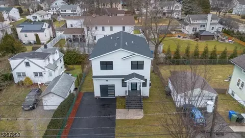 426 Locust Ave, Paramus, NJ 07652 photo 28