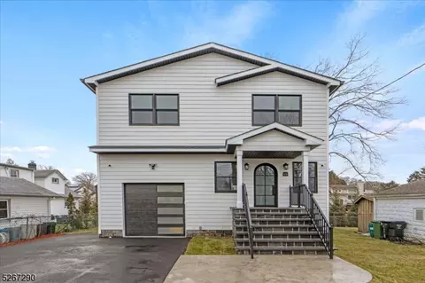 426 Locust Ave, Paramus, NJ 07652