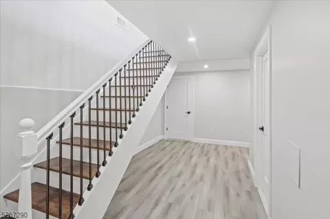 426 Locust Ave, Paramus, NJ 07652 photo 16