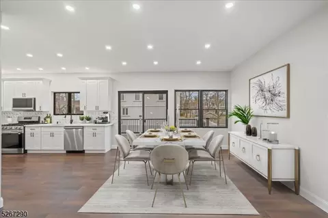 426 Locust Ave, Paramus, NJ 07652 photo 4