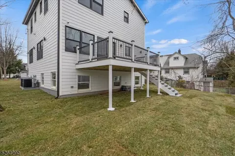 426 Locust Ave, Paramus, NJ 07652 photo 25