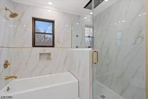426 Locust Ave, Paramus, NJ 07652 photo 11