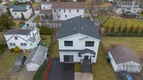 426 Locust Ave, Paramus, NJ 07652 photo 31