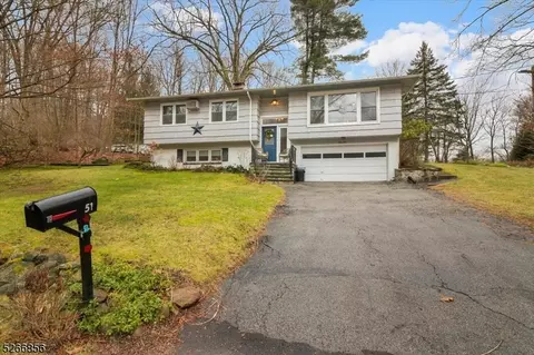 51 Glenside Trl, Sparta, NJ 07871