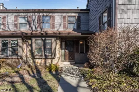 32 Barn Owl Dr, Hackettstown, NJ 07840