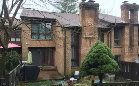 155 Nathan Dr #155, North Brunswick Twp, NJ 08902