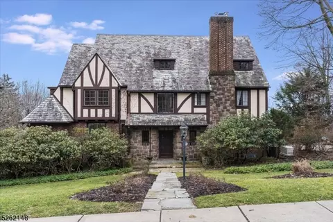 29 Afterglow Way, Montclair, NJ 07042