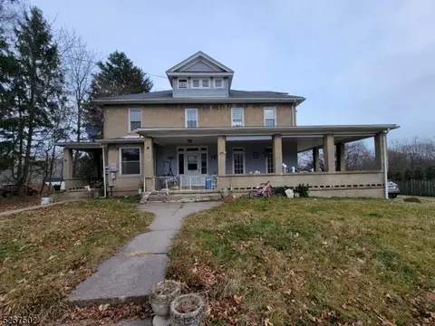 709 Beacon St, Greenwich Twp, NJ 08886