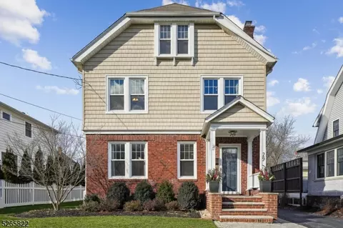 29 N Summit Ave, Chatham, NJ 07928