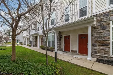 15 Holly Ln, Garfield, NJ 07026