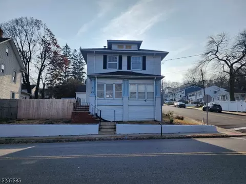 42 Penn Ave, Dover, NJ 07801