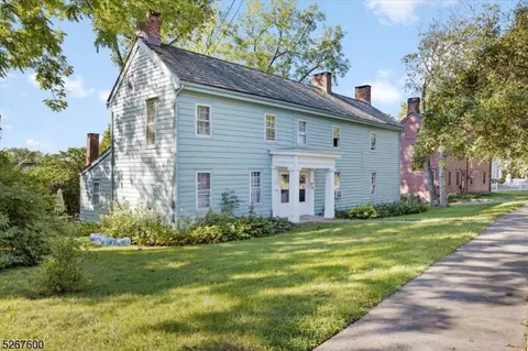 64 Center St #2, Clinton, NJ 08809