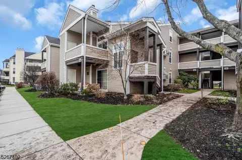 442 Tournament Dr #5, Union, NJ 07083