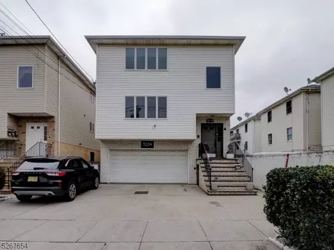32-34 Saint Francis St, Newark, NJ 07105