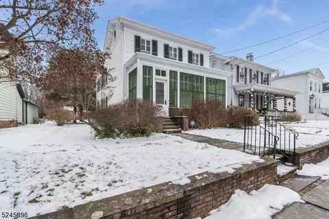 31 E Main St, Flemington, NJ 08822