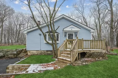 21 Alexandria Ave, Hopatcong Boro, NJ 07837