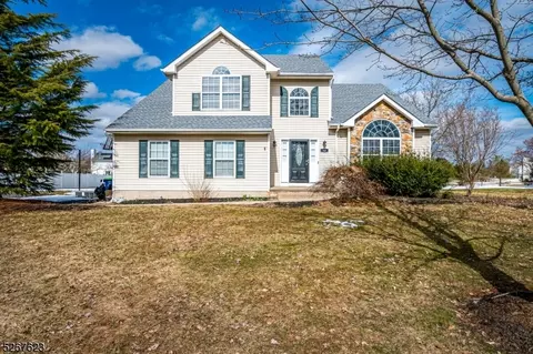 12 Cornelius Way, Franklin Twp, NJ 08873