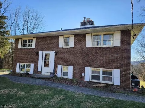24 Deerfield Rd, Mansfield Twp, NJ 07863