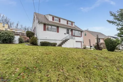 21 Westwood Dr S, West Orange, NJ 07052