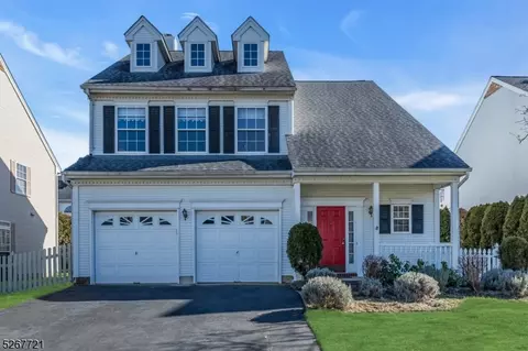 15 Cartier Dr, Franklin Twp, NJ 08823