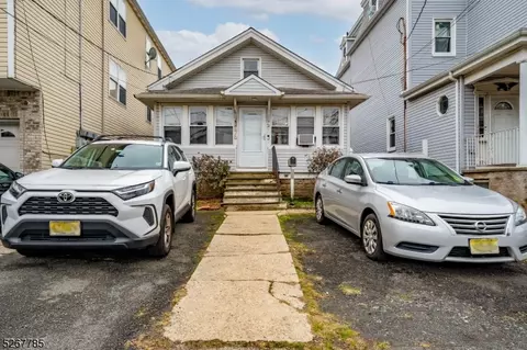 676 Grove St, Elizabeth, NJ 07202