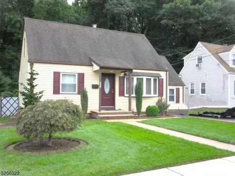 232 Washington Ave, Elmwood Park, NJ 07407