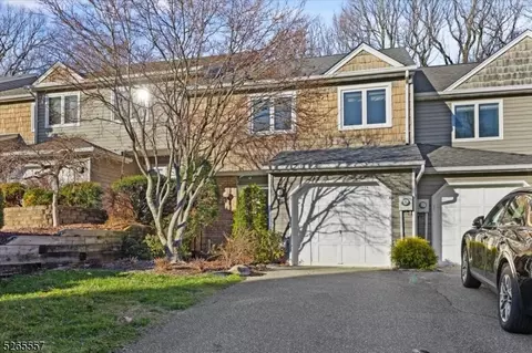 180 Patriots Rd, Morris Plains, NJ 07950