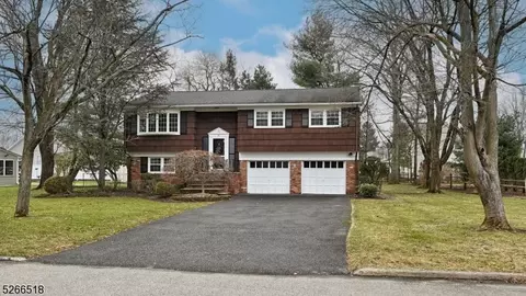 16 Sanders Pl, Pequannock Twp, NJ 07444