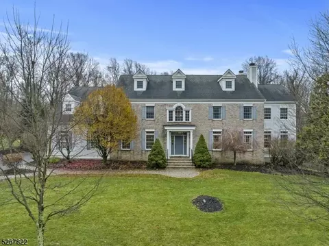 3 Sherwood Ct, Randolph, NJ 07869