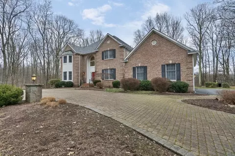 20 William Way, Washington Twp, NJ 07853