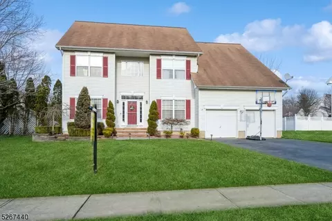 12 Beacon Pl, Old Bridge, NJ 08857