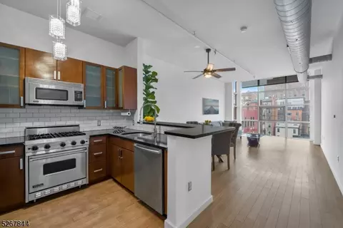 234 10th St #505, Jersey City, NJ 07302