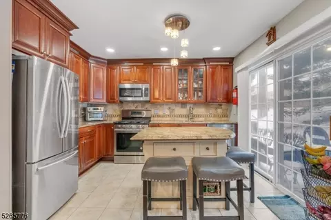 2207 Middlefield Ct, Denville, NJ 07834