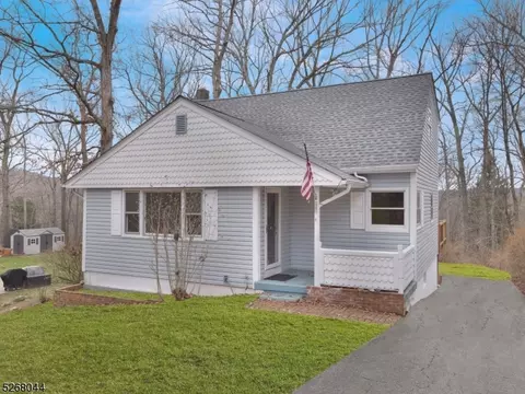 44 Mayne Ave, Stanhope, NJ 07874