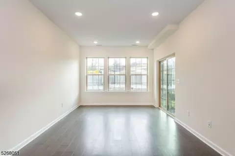 3 Periwinkle Ln #3, Warren, NJ 07059 photo 4